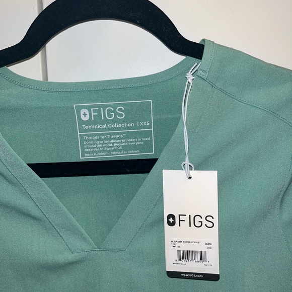 Figs • Women’s Casma Jade Green Three-Pocket Scrub Top - XXS - Picture 2 of 4